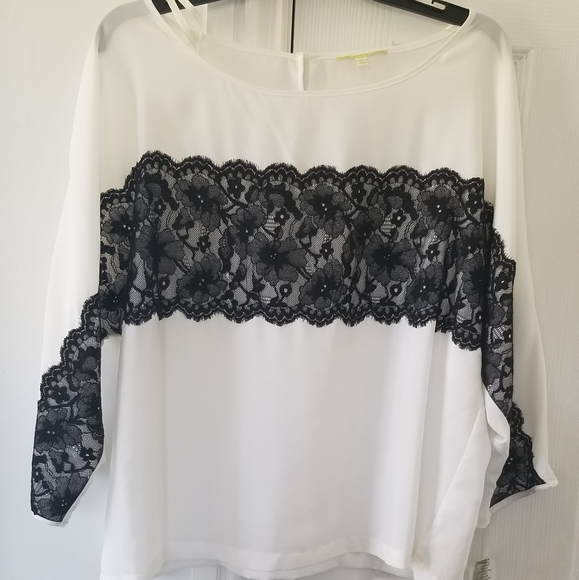 Gianni Bini Tops - Gianni Bini Blouse with Lace Detail